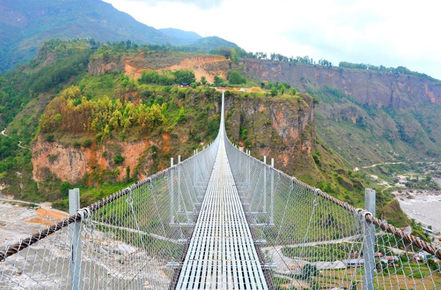 बागलुङ र पर्वत जोड्ने झोलुङ्गे पुल सञ्चालनमा