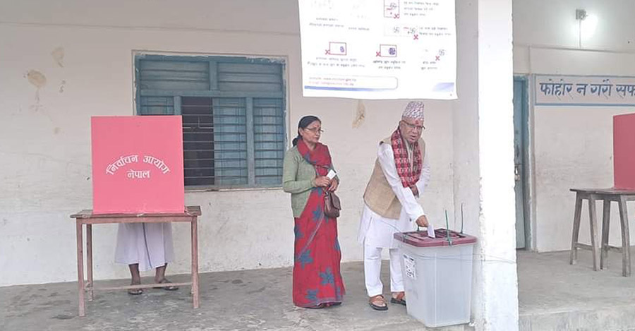 पूर्वप्रधानमन्त्री नेपालद्वारा मतदान