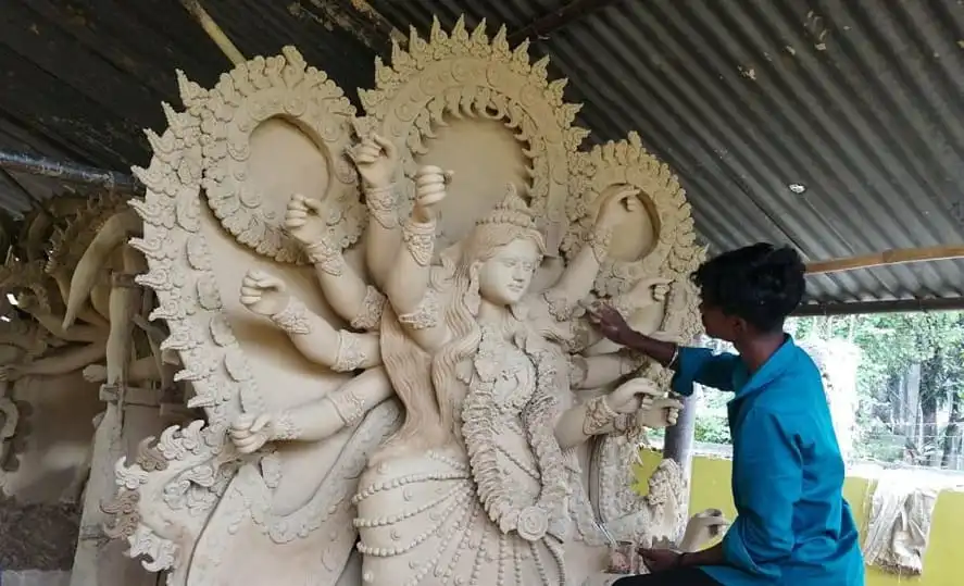 भारतीय मूर्तिलाई विस्थापित गराउँदै नेपालगञ्जका मूर्तिकार