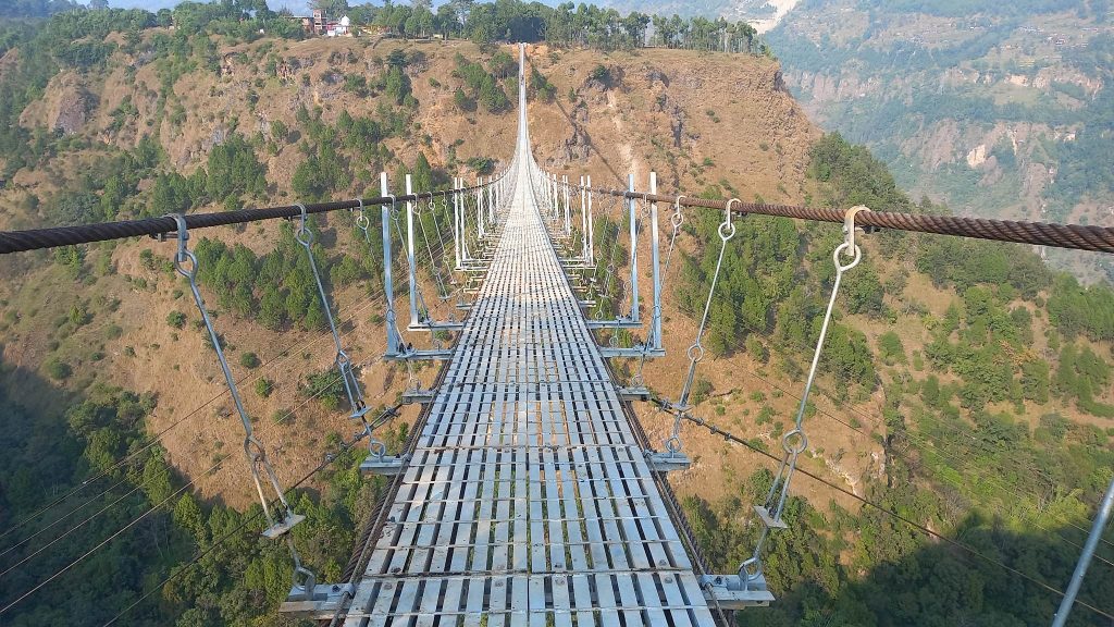 दाङमा ४६ लाख रुपैयाँ लागतमा झोलुङ्गे पुल निर्माण