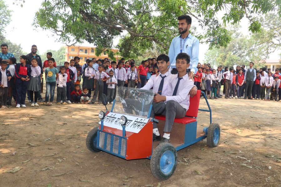 सल्यानटारका विद्यार्थीले बनाए २ सय किलो बढी भार बोकेर गुड्न सक्ने विद्युतीय गाडी