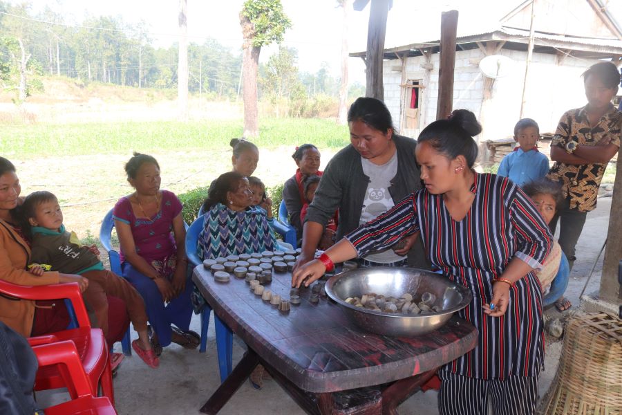 तीतेपाती र निमबाट साबुन उत्पादन गर्दै वनकरियाका महिला, बजारीकरणको अभाव