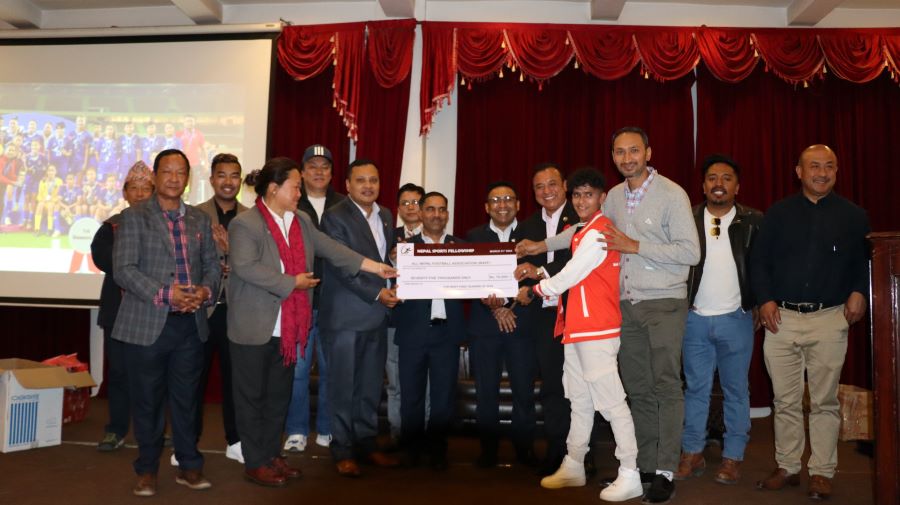 नेपाल स्पोर्टसद्वारा वाफ च्याम्पियनसिप उपविजेता टोलीलाई ७५ हजार नगदसहित सम्मान